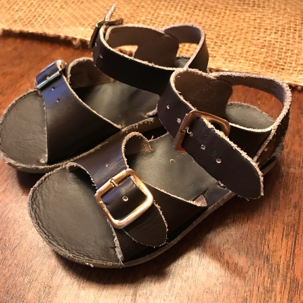 Brown Sun Sans size 5